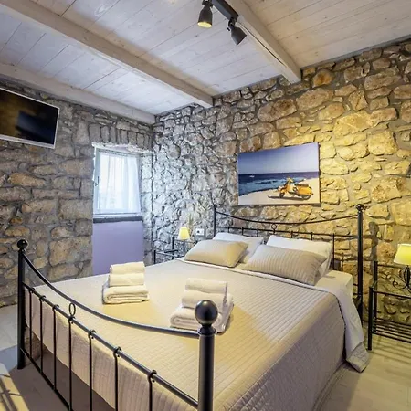 Octingenti In Marceljani - Haus Fuer 4-6 Personen Villa *