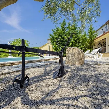 Octingenti In Marceljani - Haus Fuer 4-6 Personen Villa