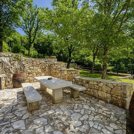 Villa Octingenti In Marceljani - Haus Fuer 4-6 Personen Veligolji