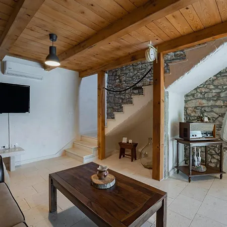 Villa Octingenti In Marceljani - Haus Fuer 4-6 Personen Veligolji