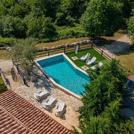 Villa Octingenti In Marceljani - Haus Fuer 4-6 Personen Veligolji