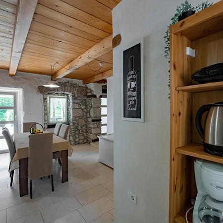 Octingenti In Marceljani - Haus Fuer 4-6 Personen *