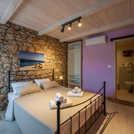 Octingenti In Marceljani - Haus Fuer 4-6 Personen