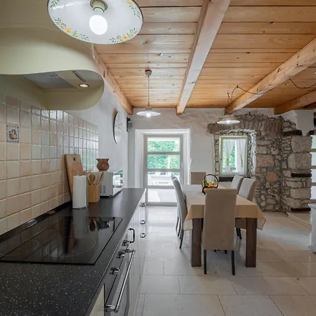 Octingenti In Marceljani - Haus Fuer 4-6 Personen Villa